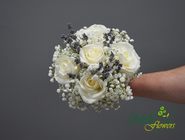 Букет невесты из белых роз, гипсофилы и лаванда (под заказ, 10 дней) Фото